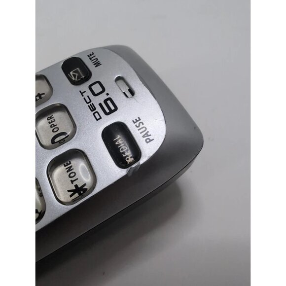 Uniden 1580-2 DECT 6.0 Cordless Phone Answering Machine Base w/ Two Handsets - Picture 13 of 16